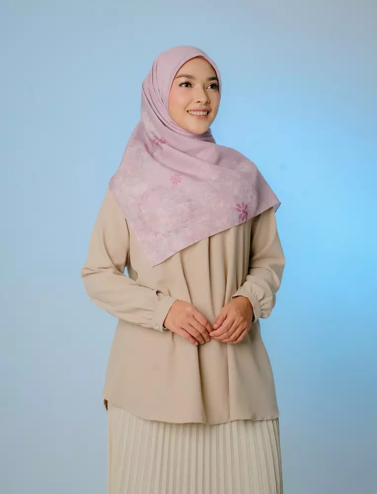ZANIAH Scarf Dusty Pink - Kerudung Hijab Segiempat Motif With Pouch Ziplock - Bahan Poly Fine - Ukuran 110x110