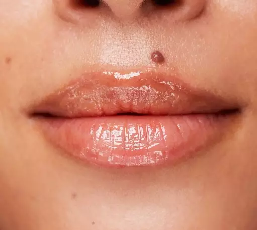 CLARINS Lip Oil Collection