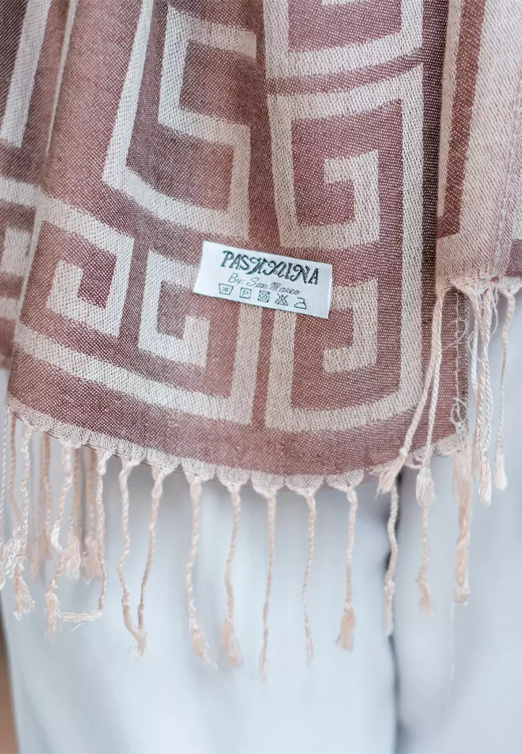 Aksesoris Wanita Reversible Viscose Geometric Maze Pattern Pashmina Shawl Syal Wanita Cocoa Brown