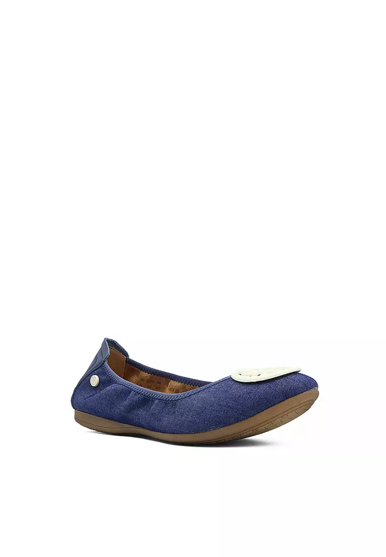 Discount on Hush Puppies  shoes - SKU: Georgie Medallion Women's Casual Shoes