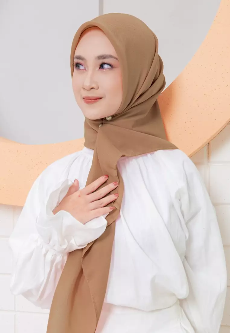 Polly Cotton (Hijab Segiempat Bella Square) Brown