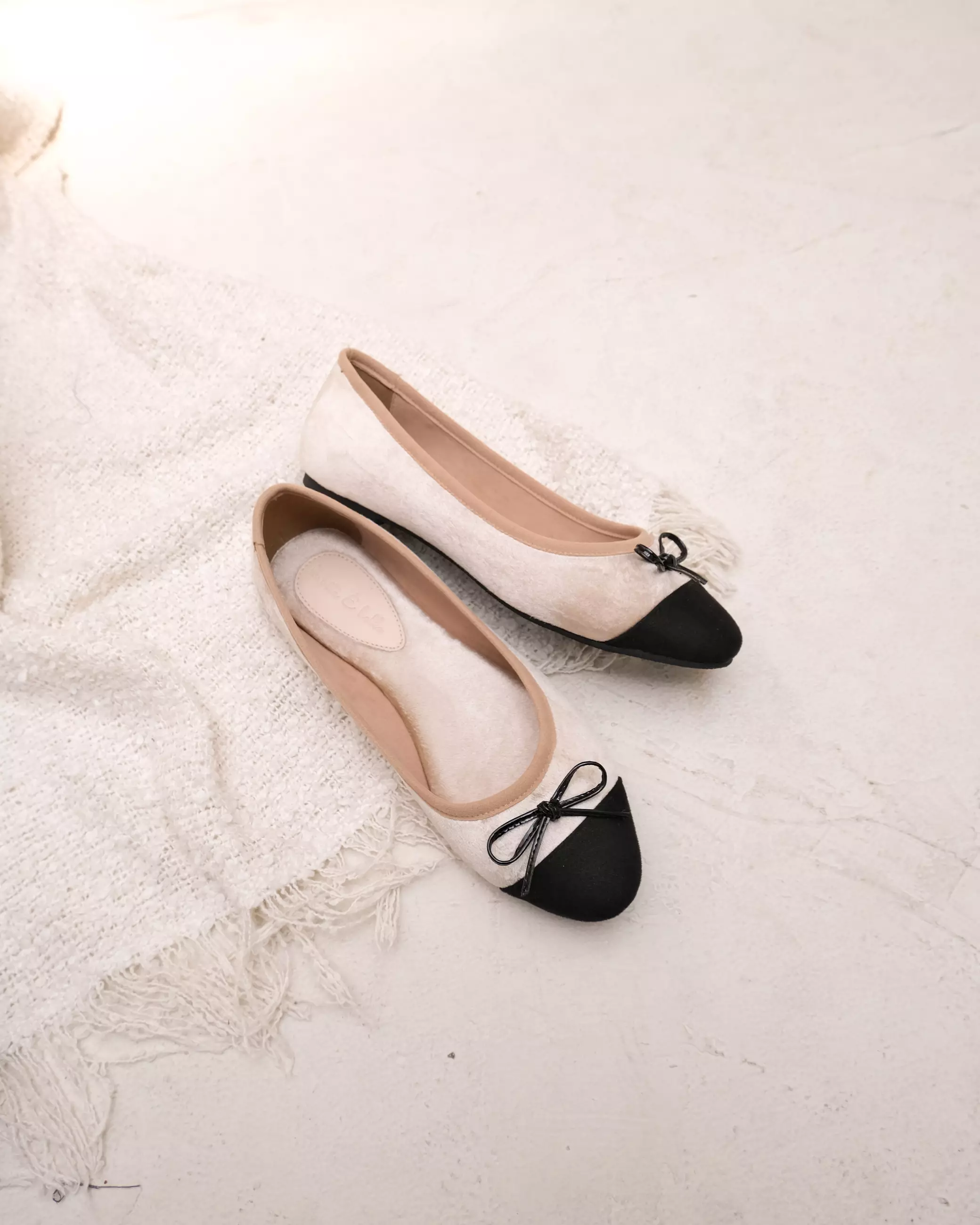 Momo Ballerina Round Toe Flat Shoes with Bow