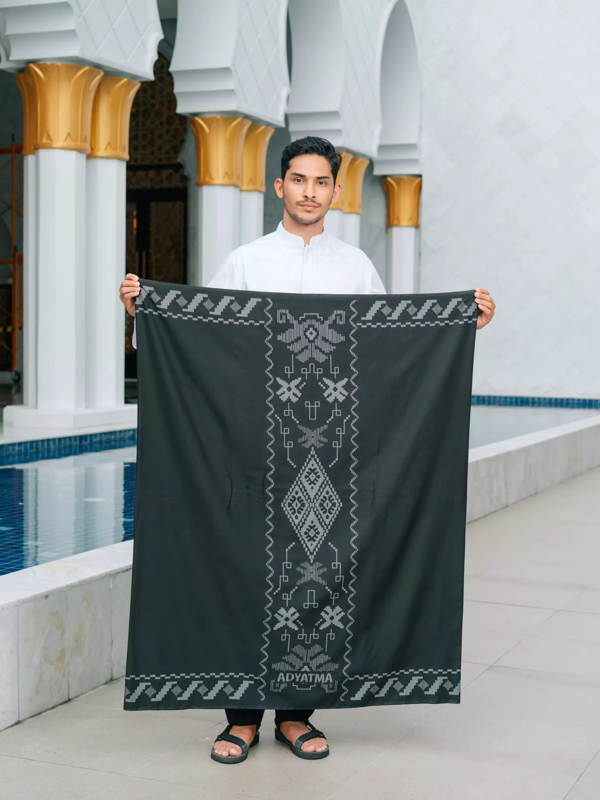 Batik Adyatma Sarung Premium Black