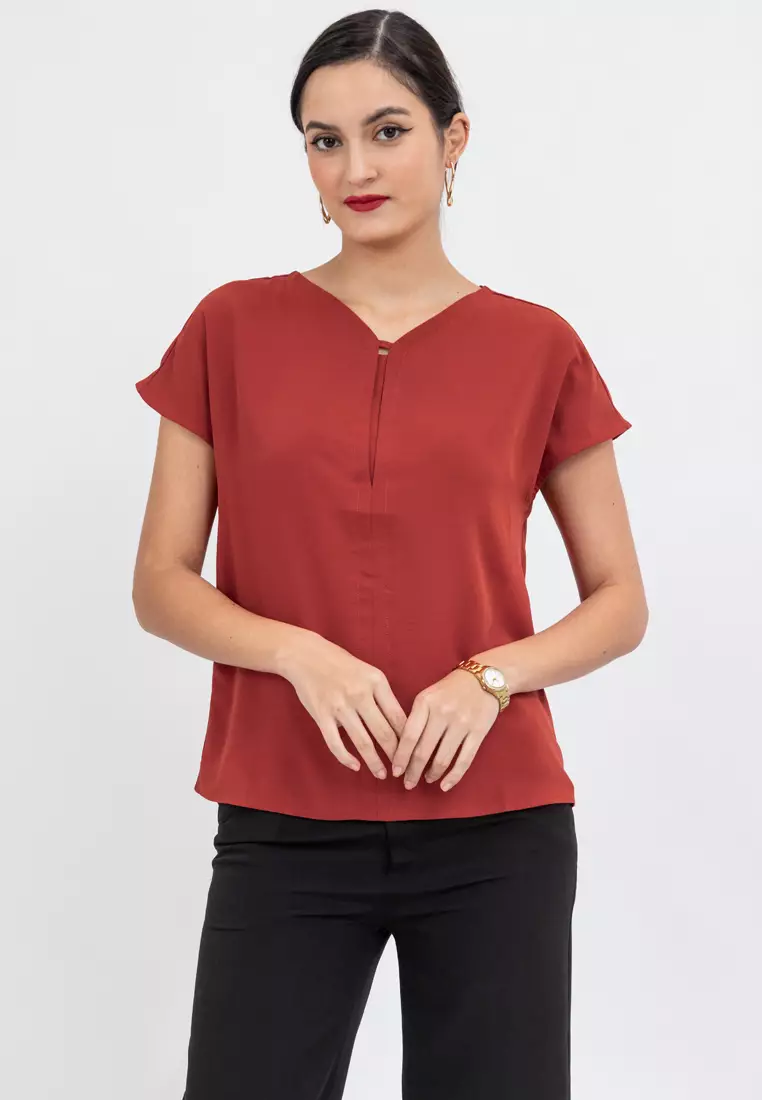 DIANY Keyhole Front Top