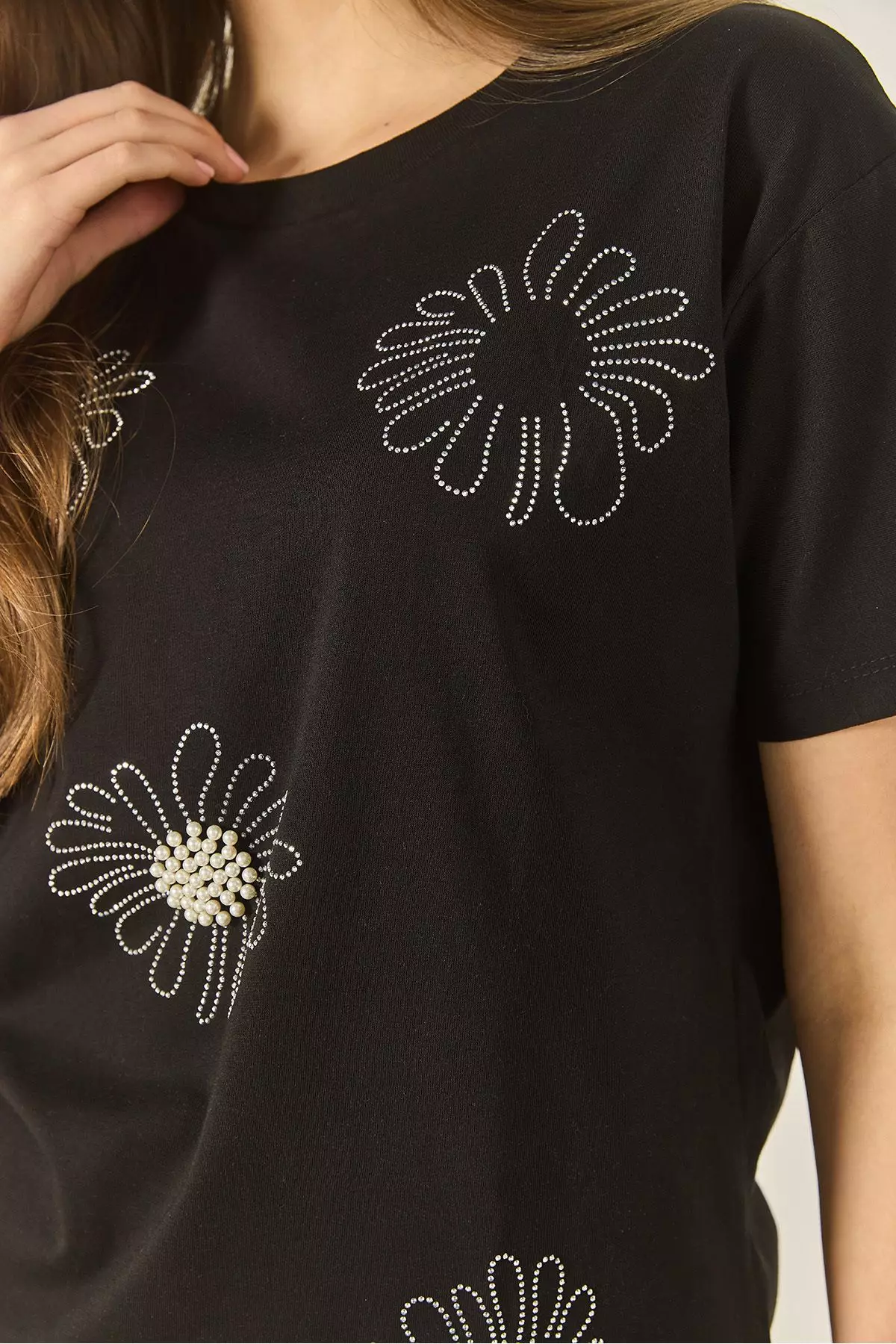 Women's Flower Motif Stone Bead Embroidered Regular Fit Cotton T-Shirt 8128 60283300