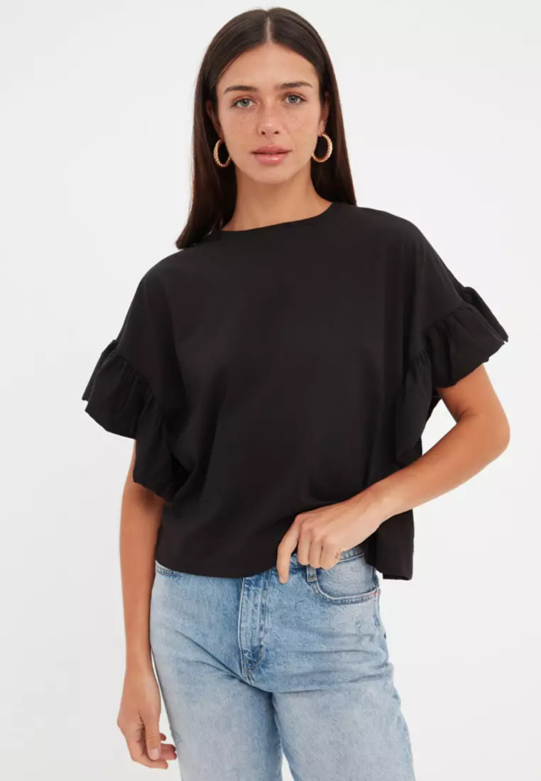 Ruffle Detailed Basic Crew Neck Knitted T-Shirt