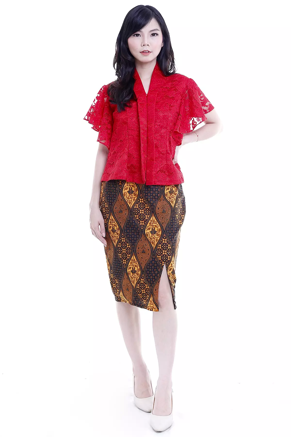 Moaci Percik Api Merah Kebaya