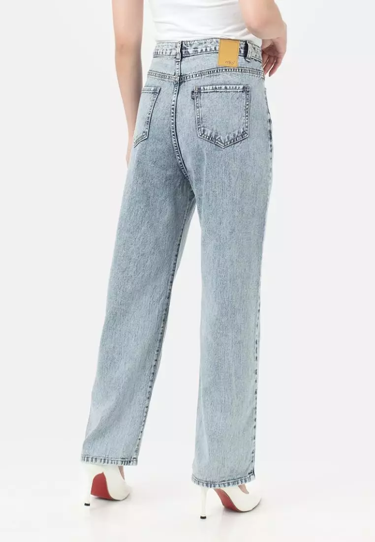 Basic Straight Jeans in Light Blue