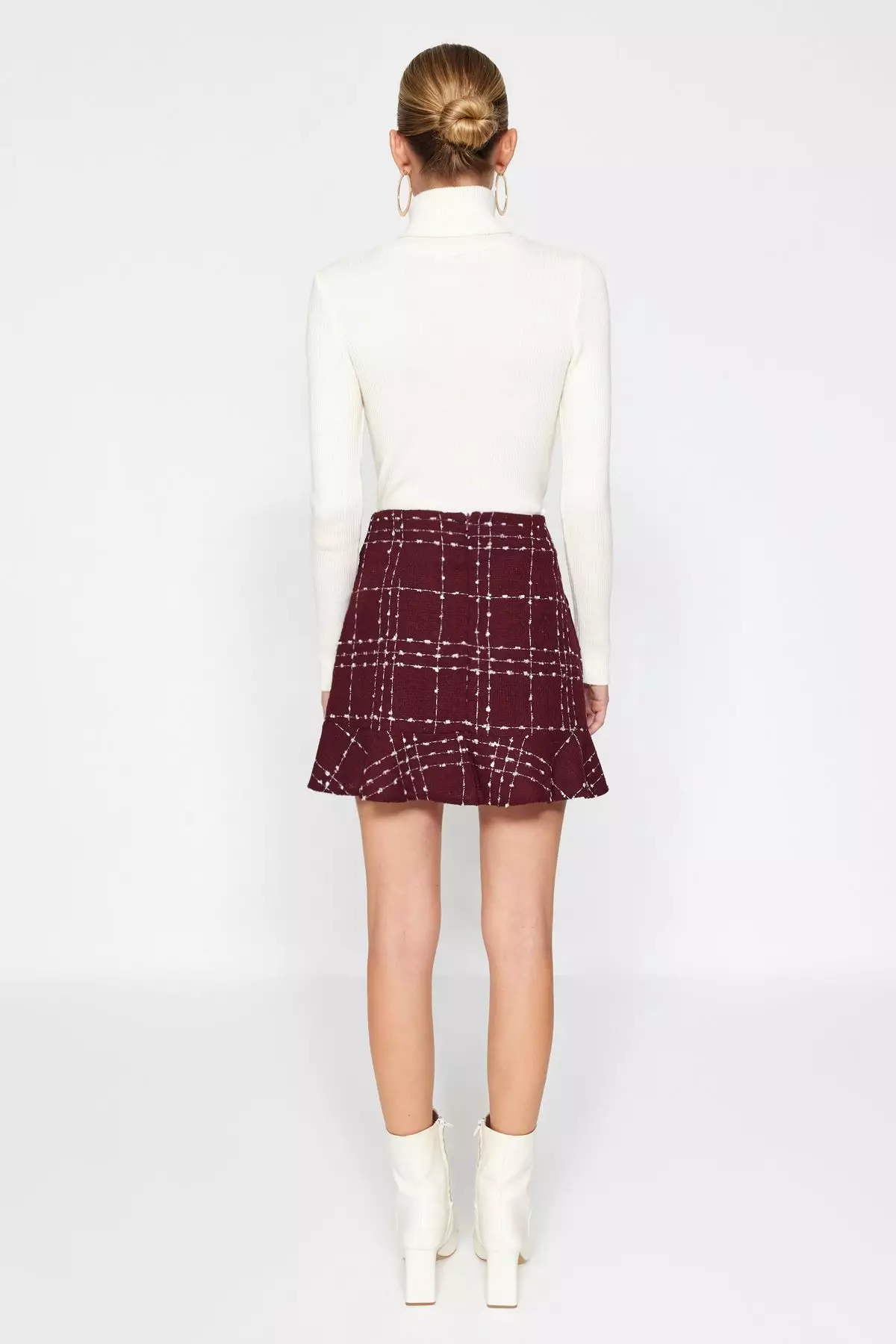 Claret Red With Buttons And Tweed Fabric Hem With Ruffles, Mini Woven Skirt Twoaw22Et0155