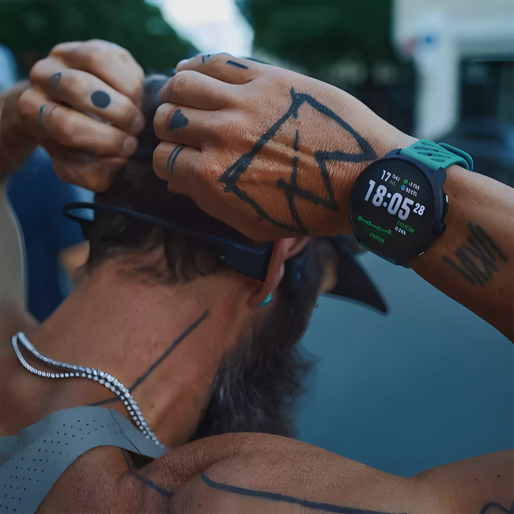 Suunto Race 2 - Jam Tangan Unisex - Dark Brushed Stainless Steel Striped Two-Tone Wave Blue Silicone Strap - SS051242000