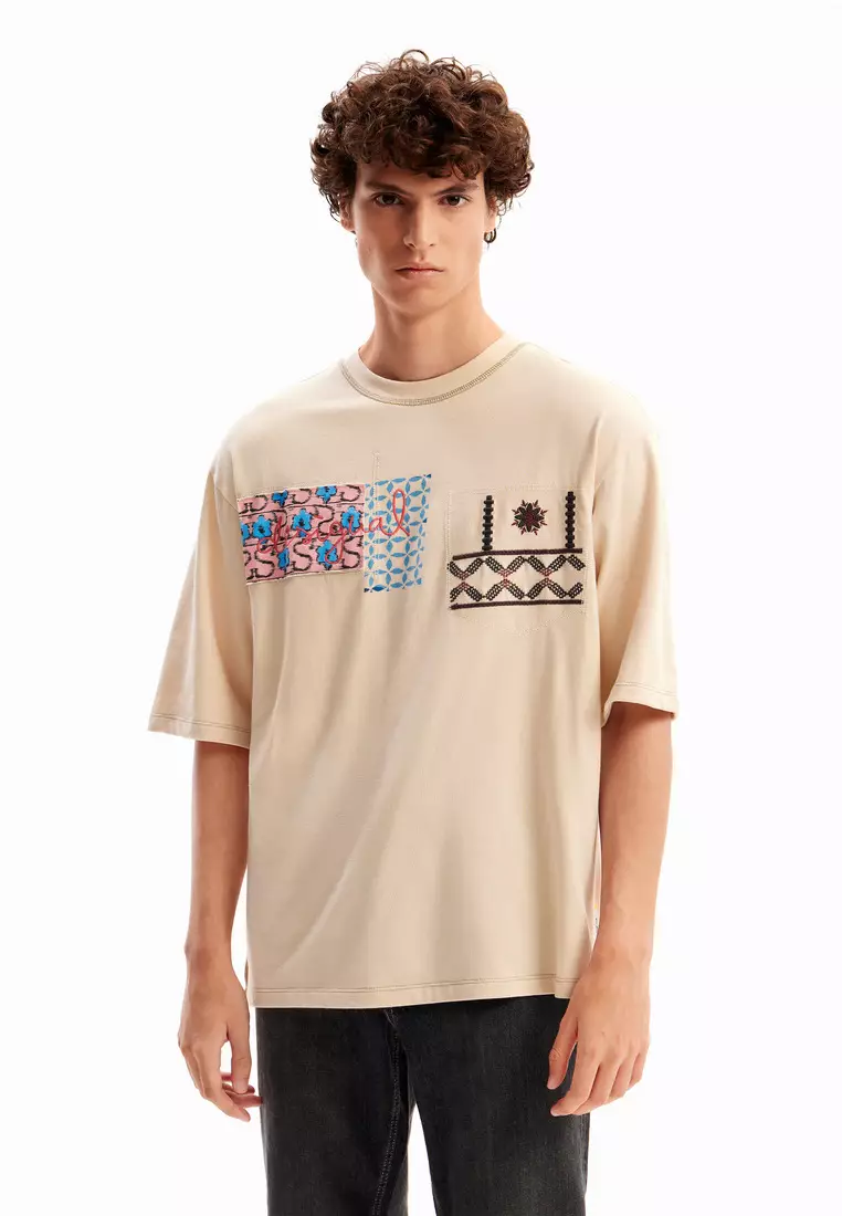 Desigual Man Patch message T-shirt.