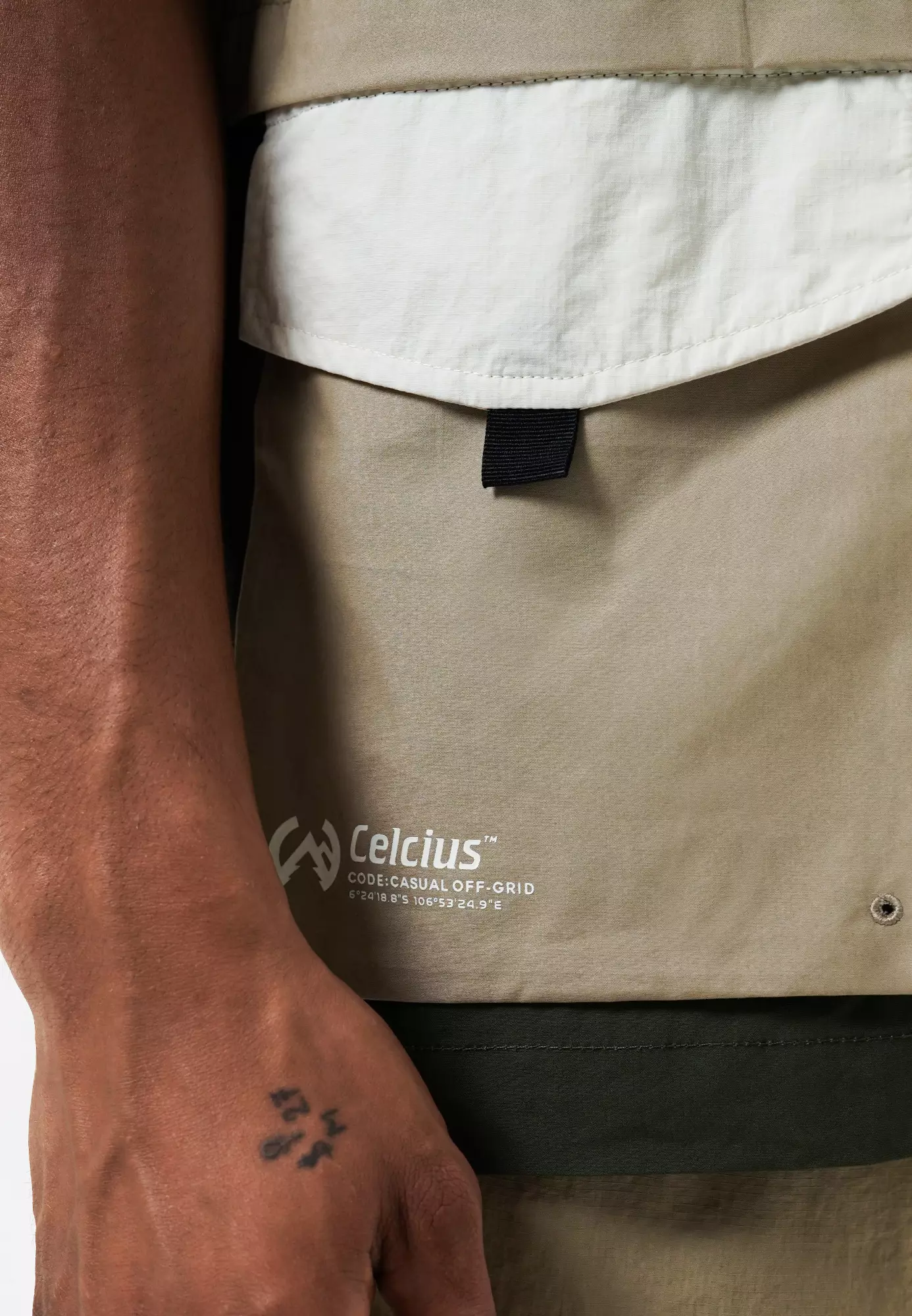 CELCIUS Casual Off Grid Kemeja Lengan Pendek L03000530C Khaki