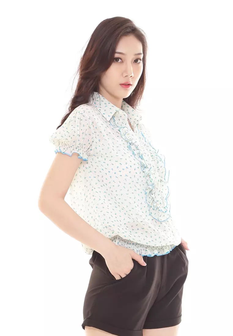 Ruffle Printed Collar Top in Light Green