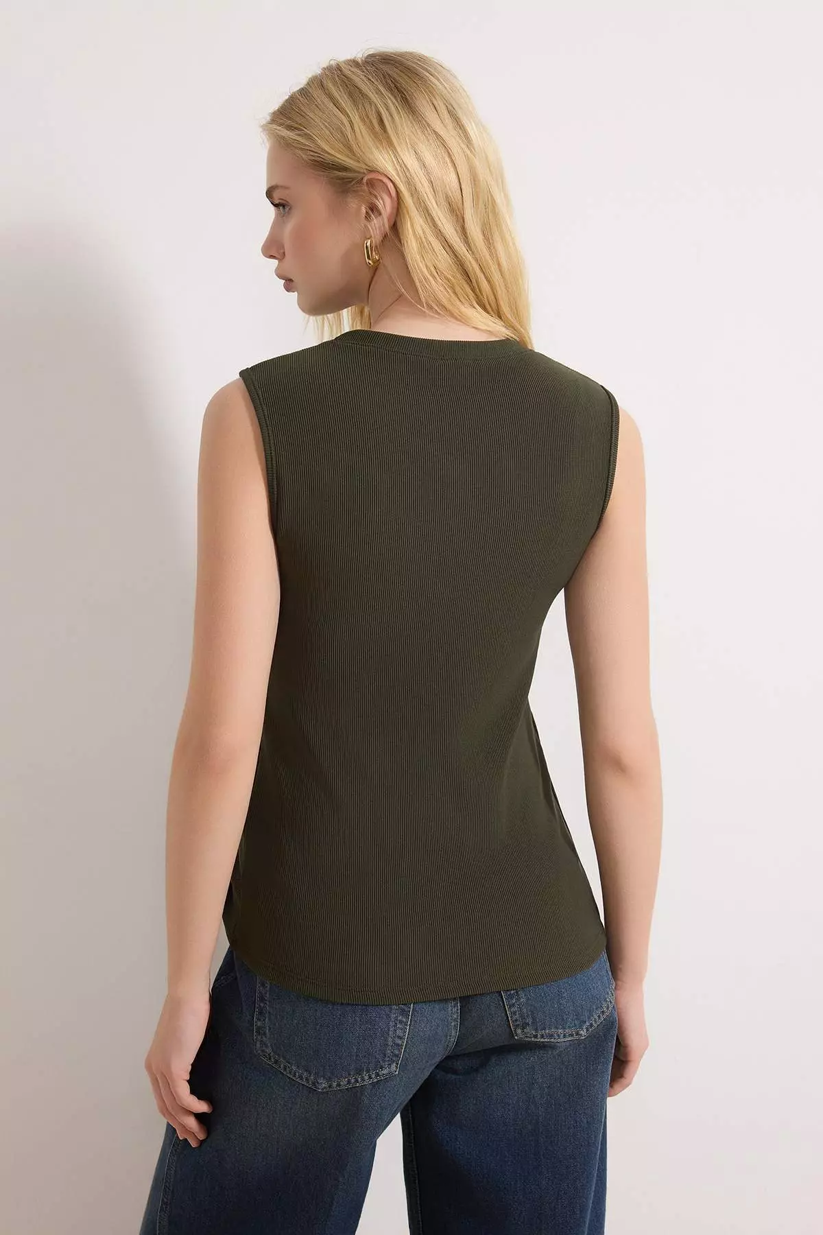 Khaki Accessory Buttoned Crew Neck Regular Length Vest Knitted Blouse Twoss25Bz00558