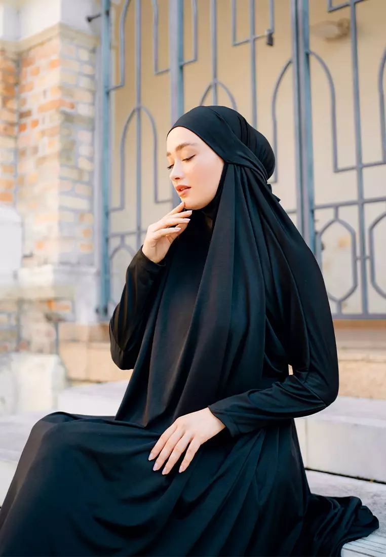 Shameera Abaya in Black (Lozy x Hamidah)