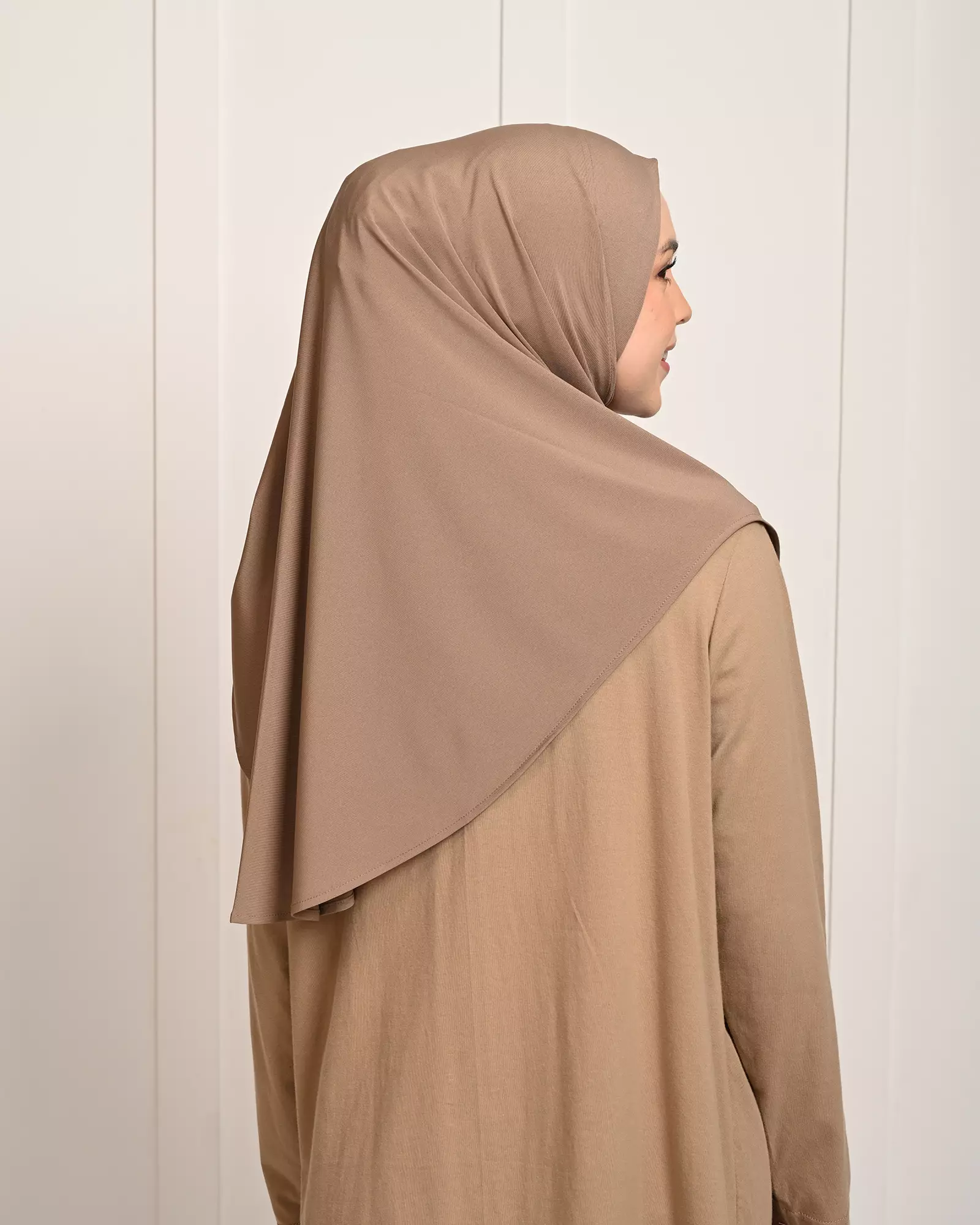 Geulis.id ADIBA INSTANT JERSEY SLIP-ON (6 warna) Hijab - BROWN