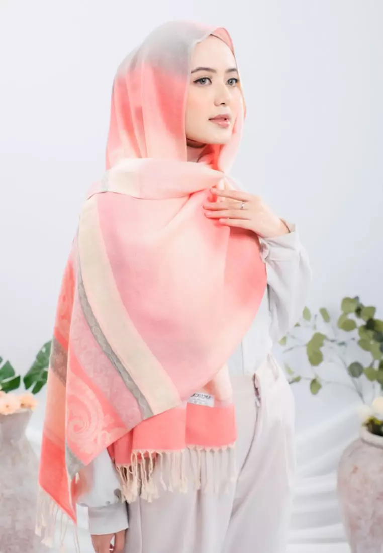 Hijab Pashmina Wanita Reversible Viscose Multicolour Vintage Pattern Pashmina Shawl Syal Wanita Coral Blush