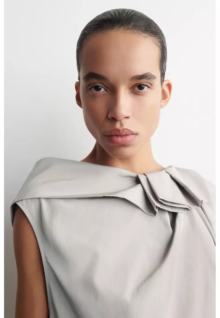 OVERSIZED DRAPED TOP
