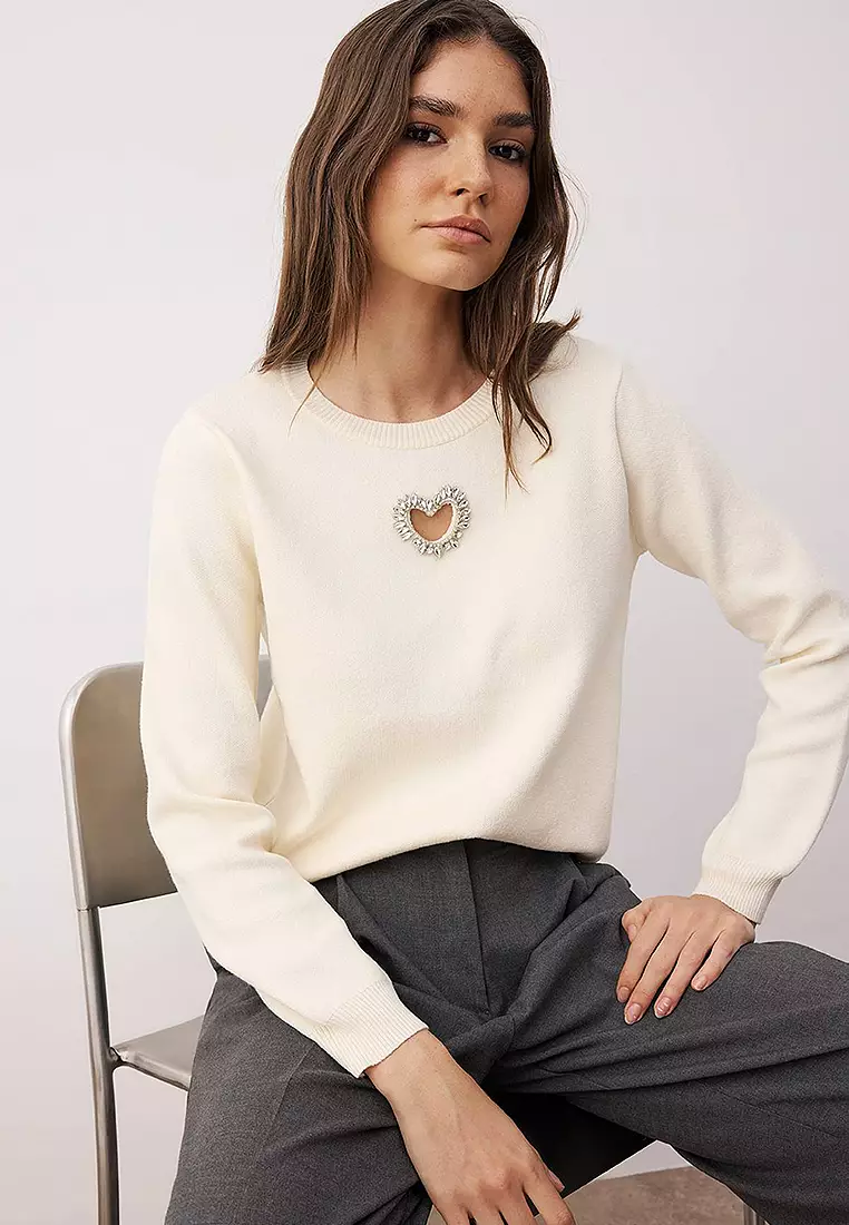 Heart Cut Out/Window Detailed Knitwear Sweater