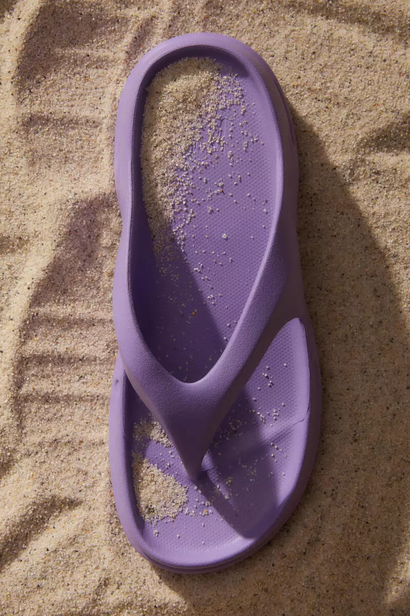 H&M Chunky flip-flops