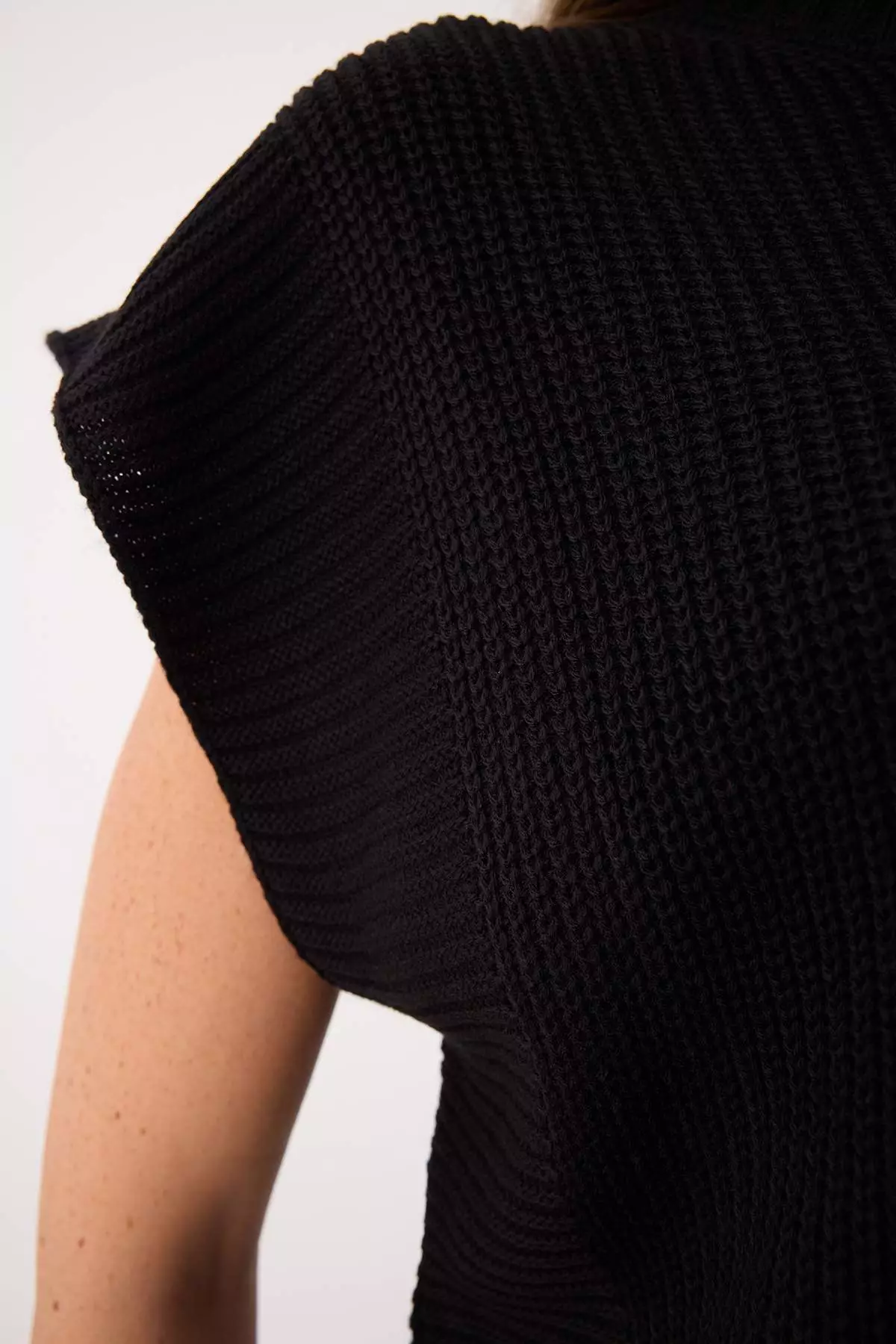 Black Crop Crew Neck Knitwear Sweater
