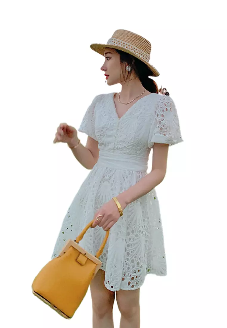 水溶蕾絲泡泡袖收腰短連衣裙 CA26022426