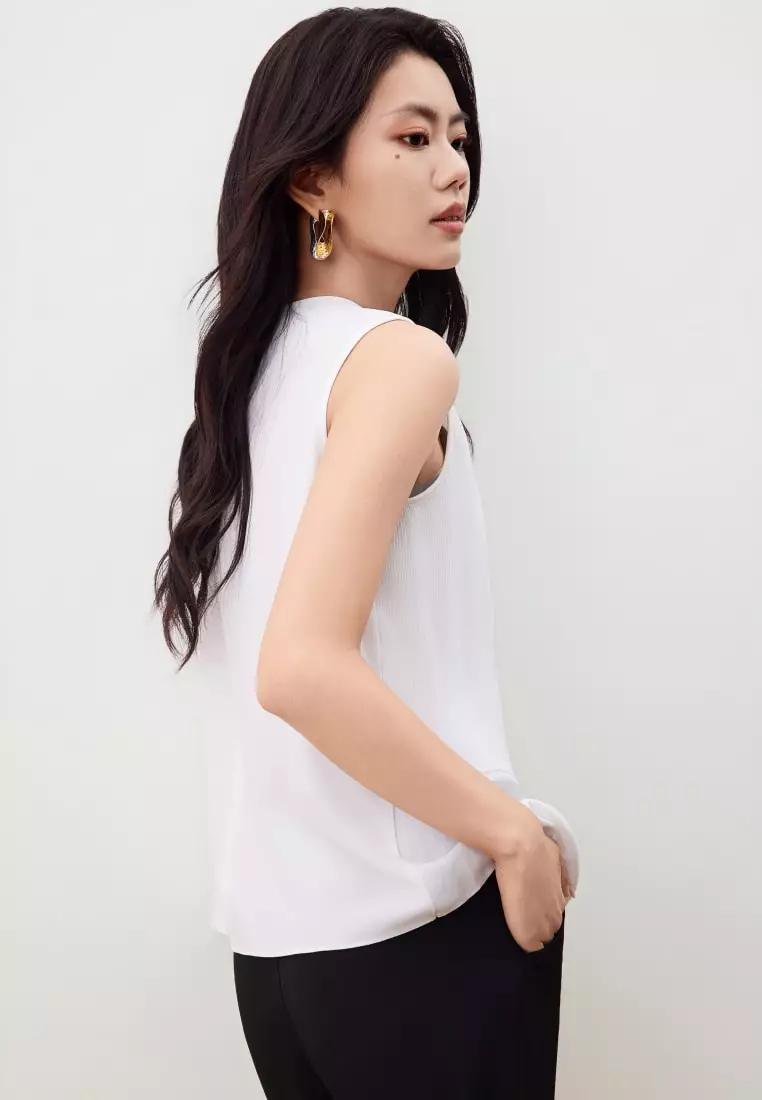 G2000 Sleeveless Gradient Pleat Puff Shoulder Blouse