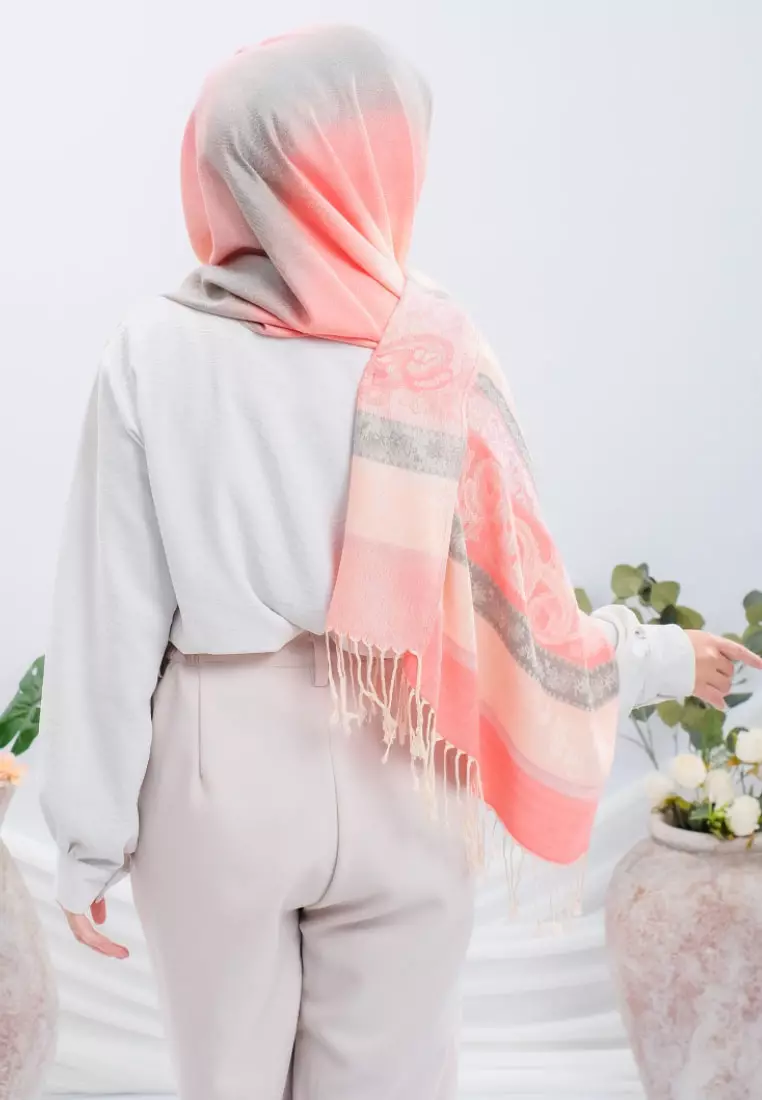 Hijab Pashmina Wanita Reversible Viscose Multicolour Vintage Pattern Pashmina Shawl Syal Wanita Coral Blush