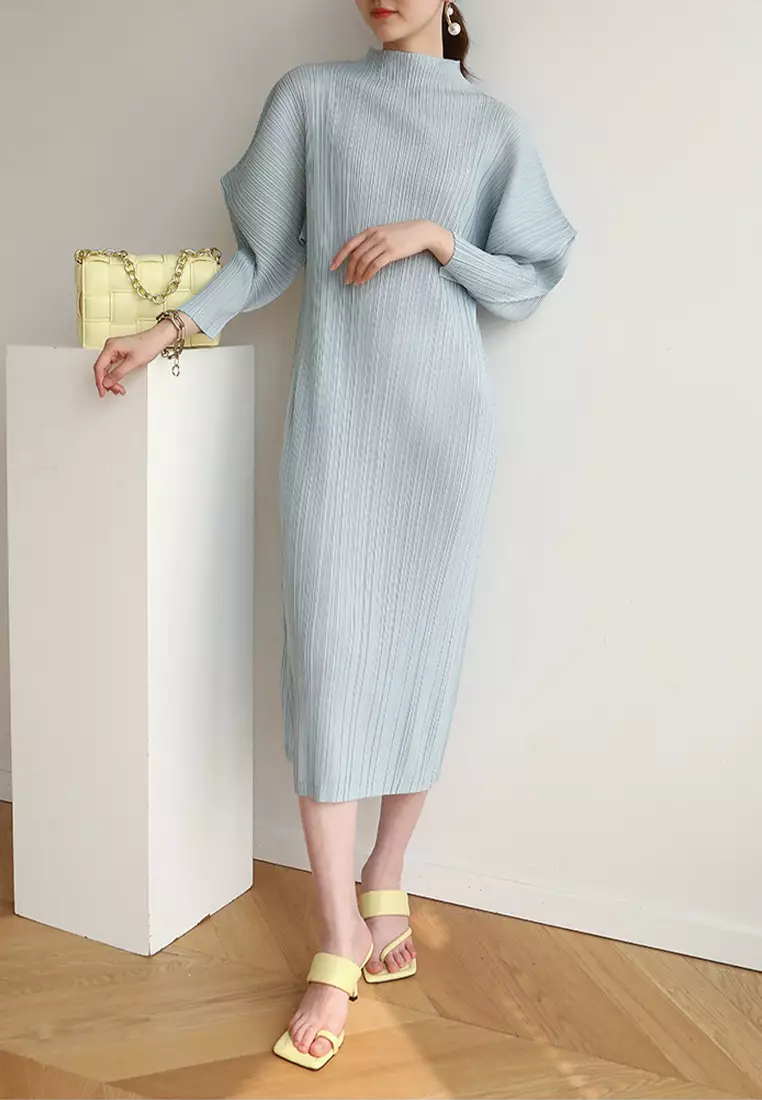 Half-High Collar Bat Sleeve Pleats Dress CZJ7877