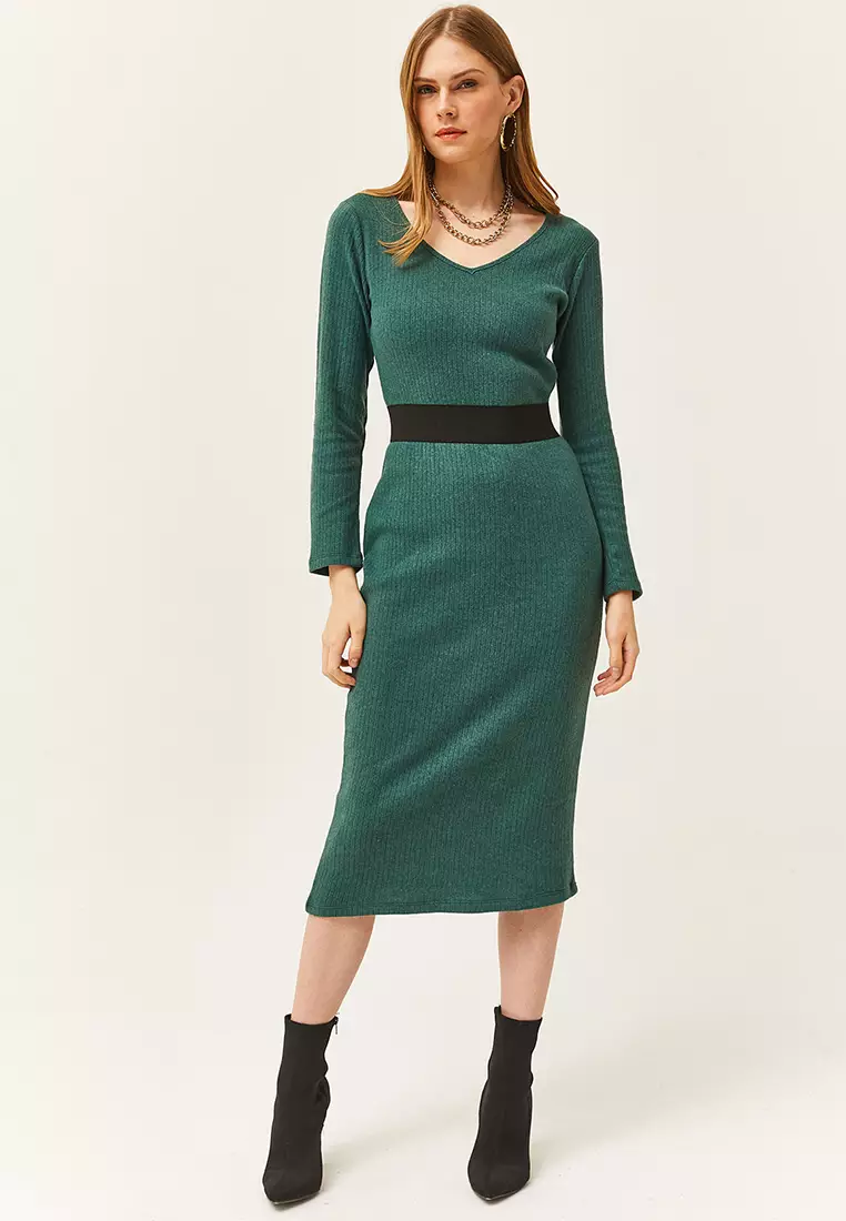 V-Neck Ribbed Midi Dress