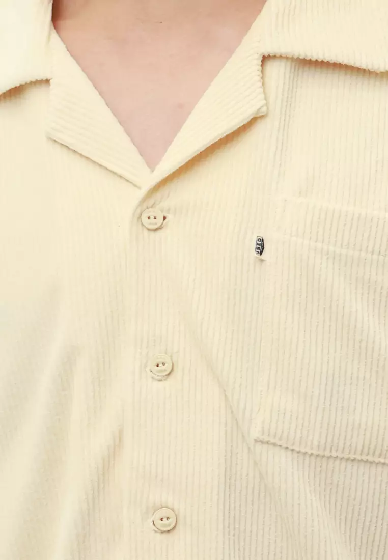 Used 1968 - Standard Kemeja Corduroy Pria Lengan Pendek Cream