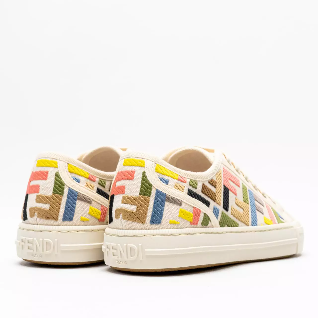 スニーカー FENDI EMBROIDERED CANVAS DOMINO SNEAKERS Fendi Domino FF Embroidered Canvas Low Top Sneakers