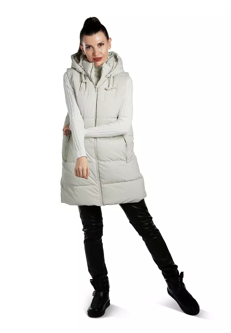 Hooded Sleeveless Vest Jumper in Cream