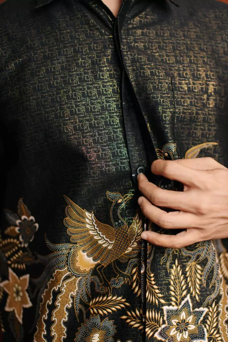 Kalyna Black Kemeja Pria  Panjang Regular Fit Furing Foil