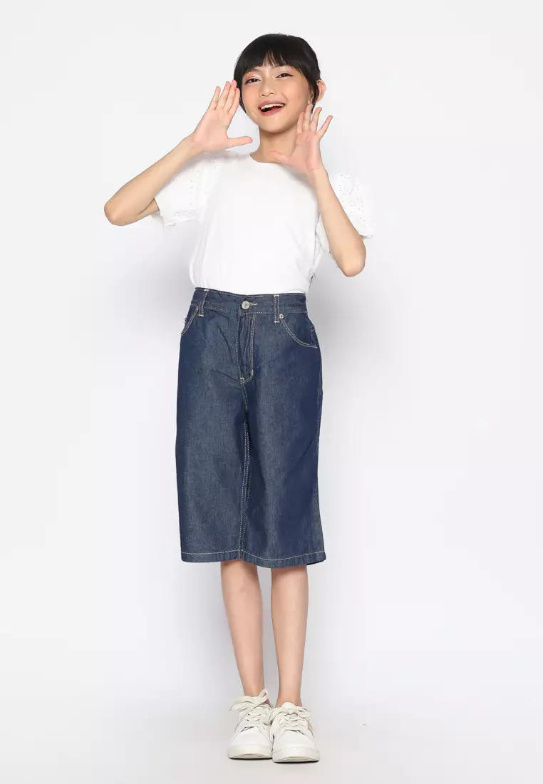 Celana Pendek Anak Perempuan Jeans Raw Blue With Model - CHEERS