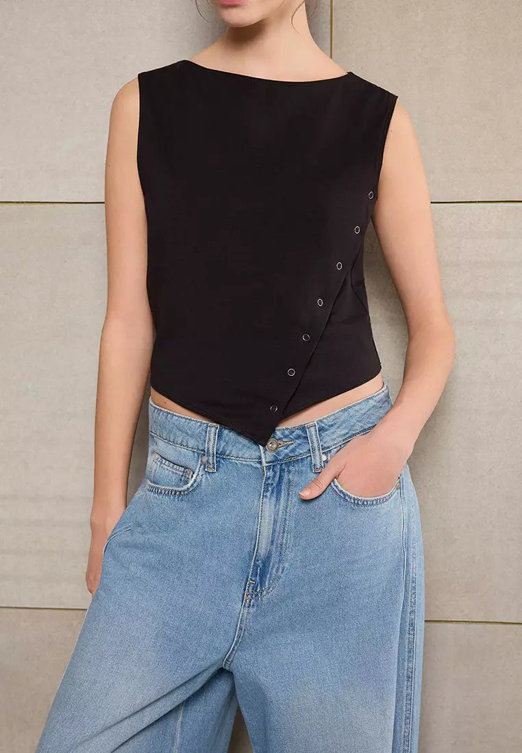 Fitted/Bodycon Boat Neck Sleeveless Crop Top