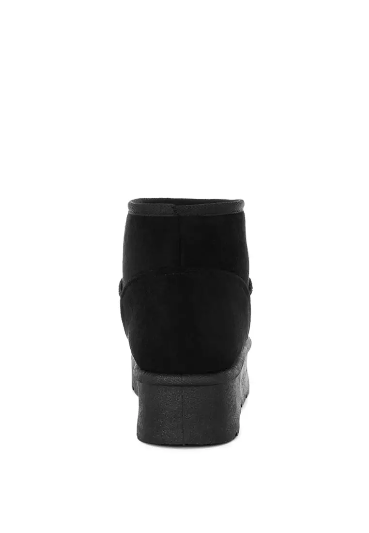 Soft Microfiber Snow Boots in Black