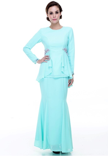 Desni Pelpum Modern from Rina Nichie Couture in green_1