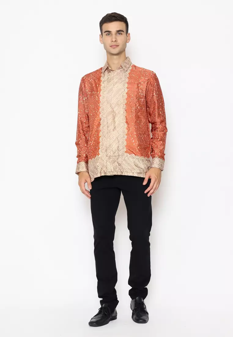 RINJANIE BATIK - Kemeja Batik Pria - Kemeja Lengan Panjang Signature Rinjanie - Terracota Taupe - OOTD Batik - Batik Viscose Premium