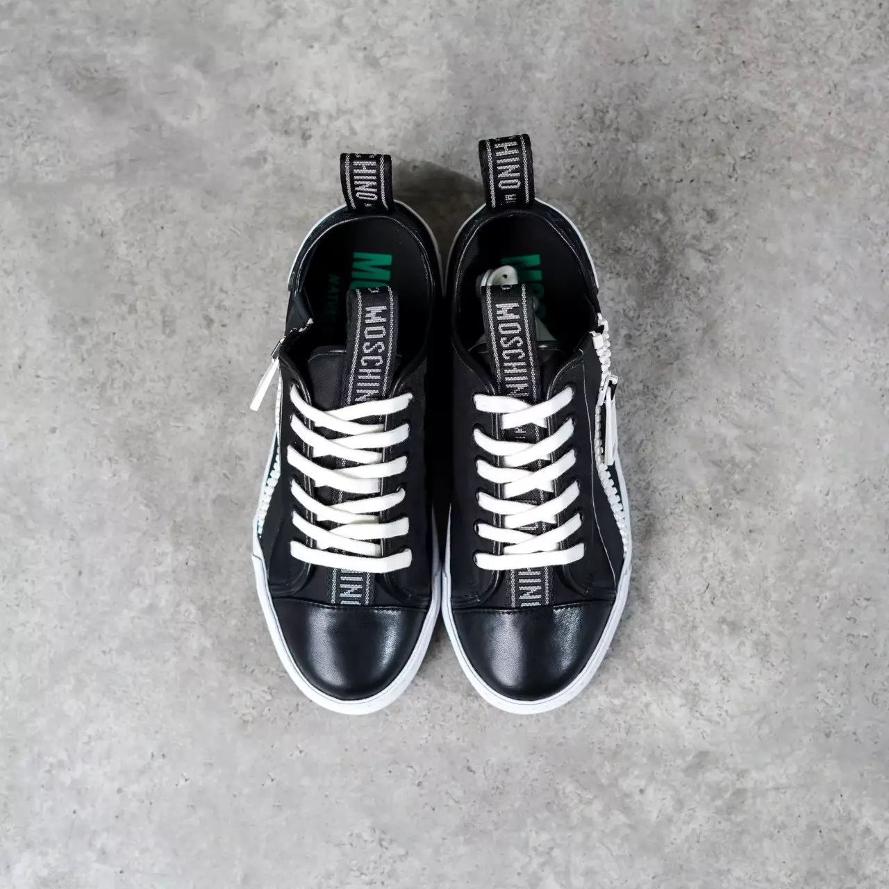 Sepatu MOSCHINO WHITE BLACK ZIPPER SNEAKER 100% ORIGINAL