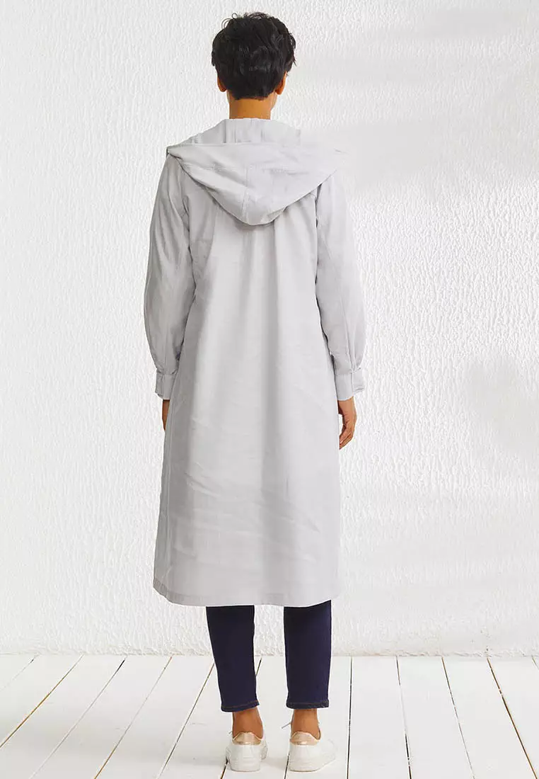 Raincoat belt clearance