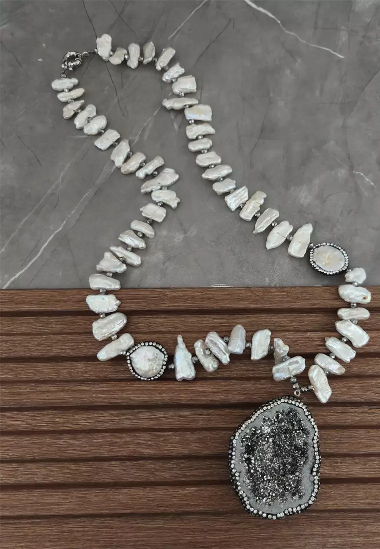 Aksesoris Kalung Wanita Drusy Quartz geode Pendant Pearls Necklace Kalung Wanita Grey & White