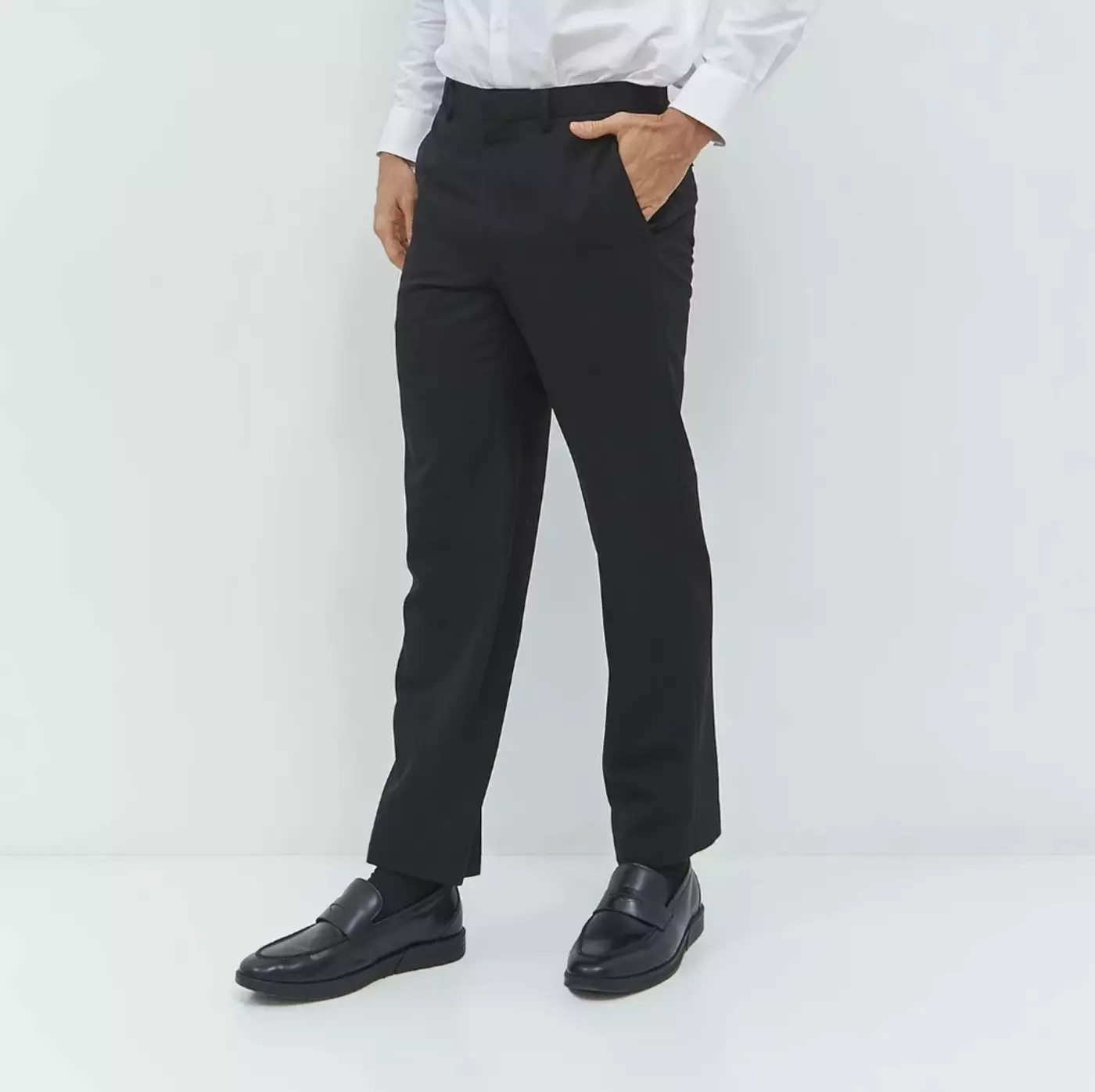 Jobb Vilatoro Celana Panjang Pria Regular Fit Hitam Warna Black