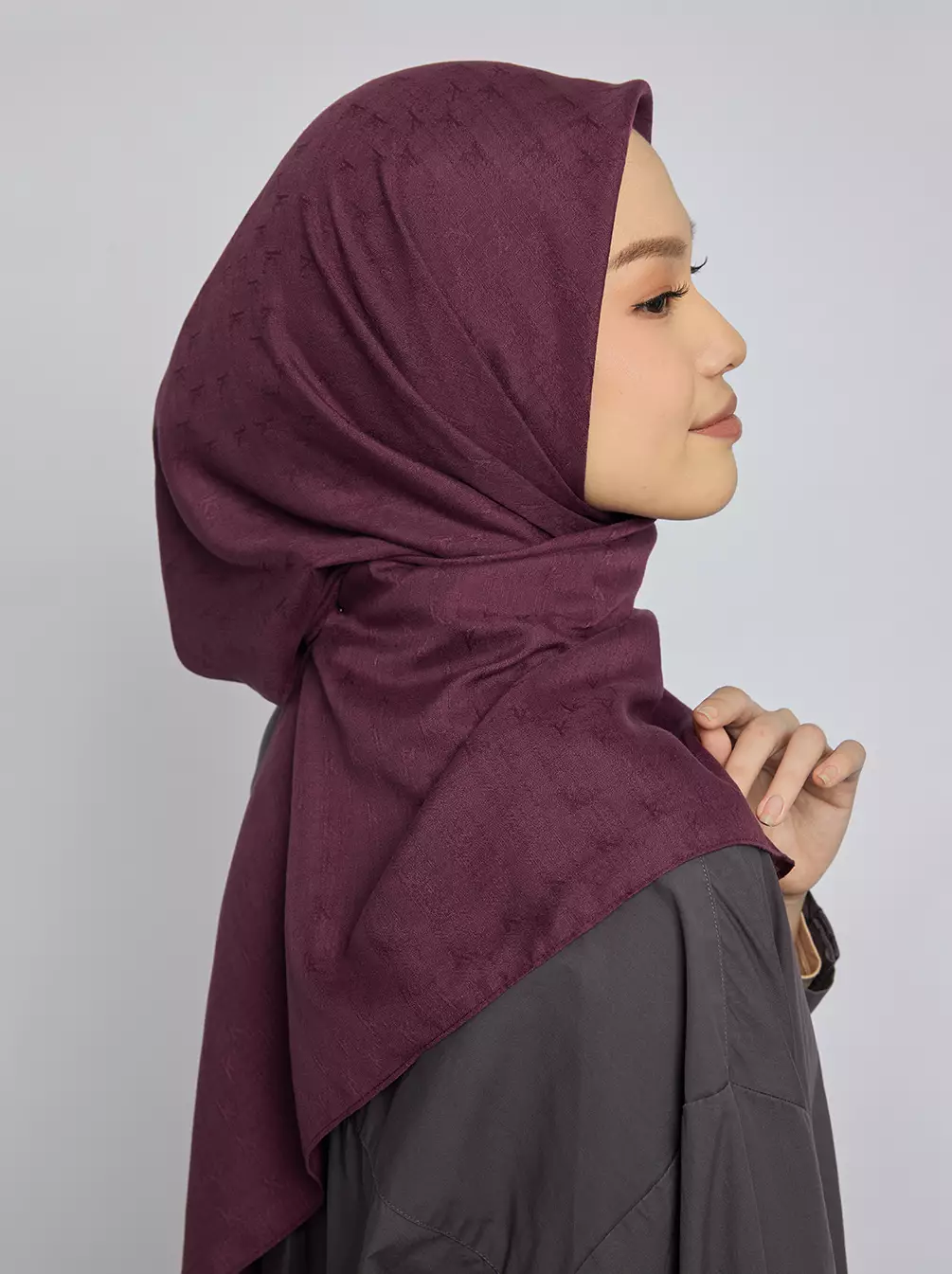 Kami Airy Jacquard Scarf Plain Blackberry