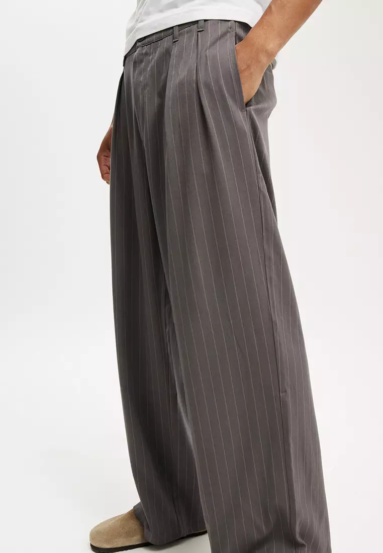 Super Baggy Pleated Pants