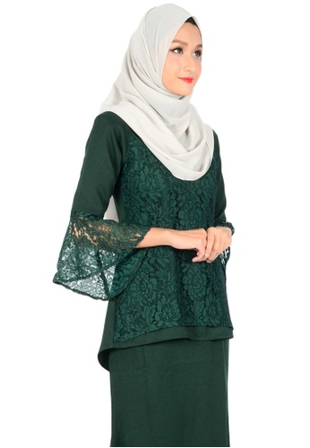 Buy Baju Kurung Molly Set In Emerald from MyTrend in Green at Zalora