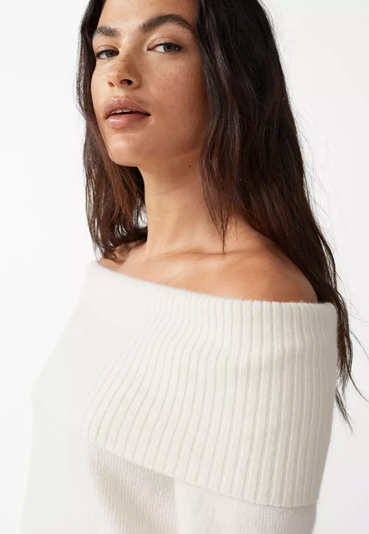 Off-Shoulder Chunky Wool Jumper
