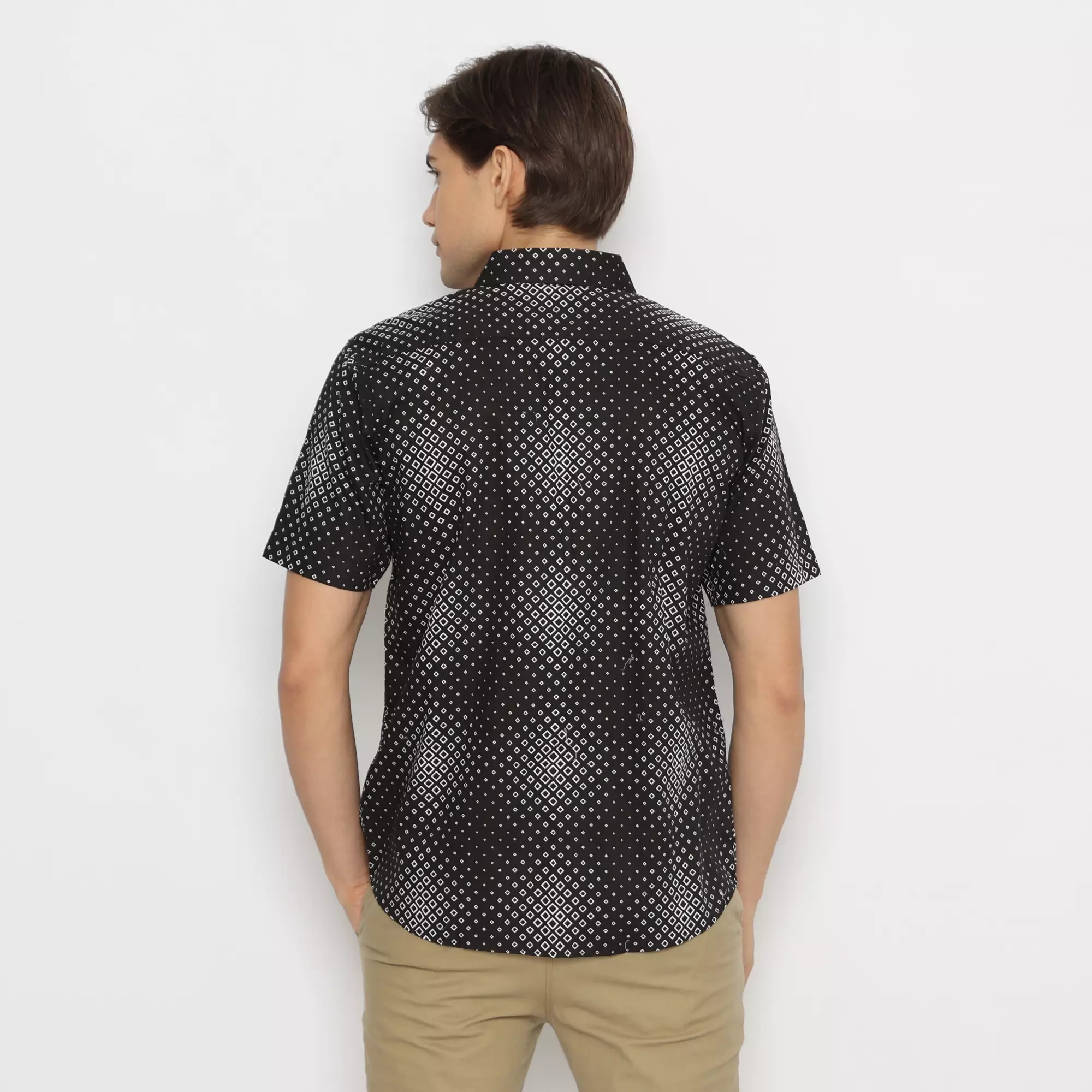 Platini Kemeja Motif Pria Lengan Pendek Hitam 132208