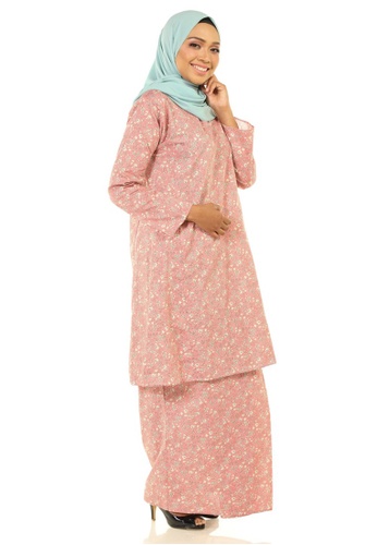 Buy Kenanga Kurung Pahang from Ashura in Pink and Multi at Zalora
