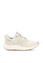 Logo sepatu new balance 2025
